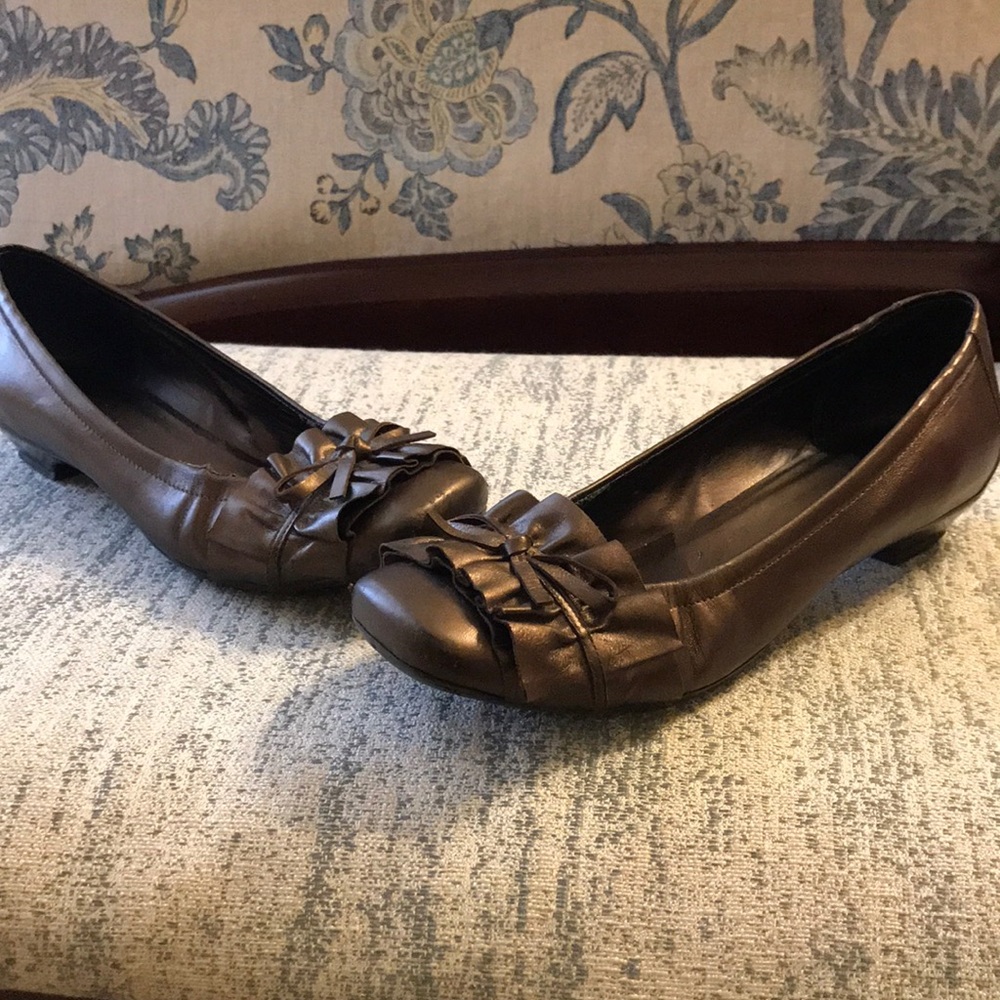 Vaneli bronze dress shoe with slight heel